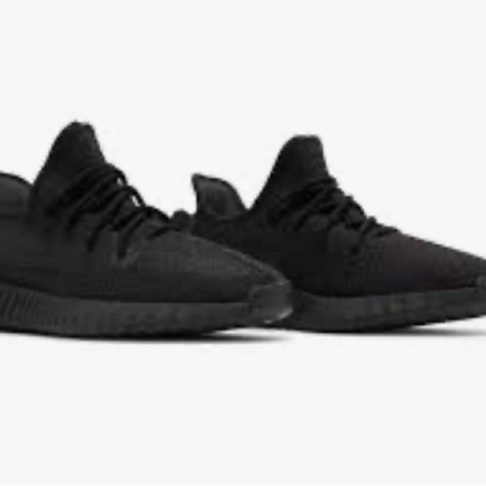 Size 8 (9 women) Yeezy Boost 350 in Onyx. Never worn, in box.